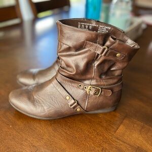 Simply Styled Women’s Brown Boots